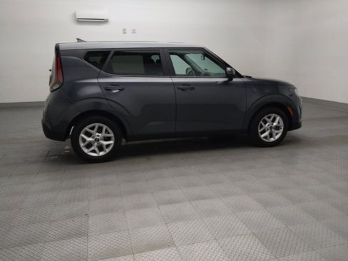 Used 2023 Kia Soul LX w/ Option Group 015 FWD image 10