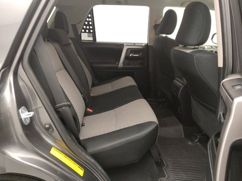 Used 2017 Toyota 4Runner SR5 AWD/4WD image 19