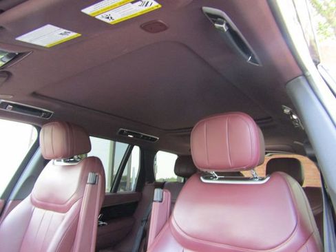 Used 2023 Land Rover Range Rover SE image 18