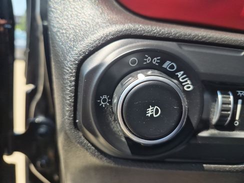 Used 2018 Jeep Wrangler Rubicon AWD/4WD image 12