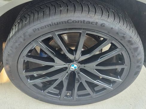 Used 2024 BMW X5 xDrive40i w/ M Sport Package AWD/4WD image 10