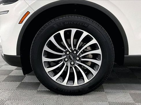 Used 2023 Lincoln Aviator Reserve w/ Elements Package Plus image 8