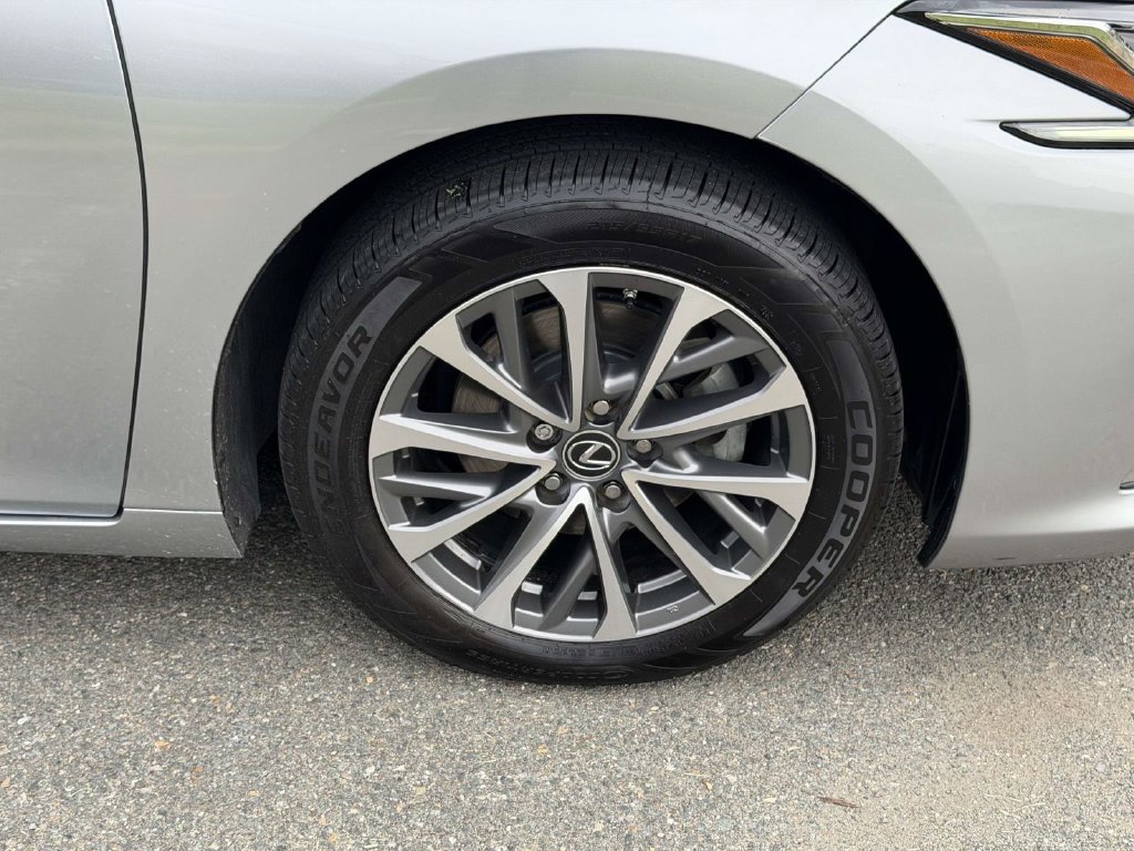 Used 2023 Lexus ES 350 w/ Accessory Package (Z1) FWD image 7