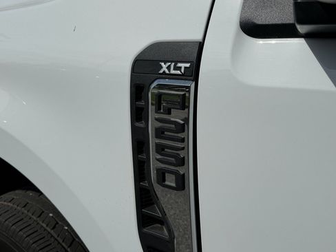 Used 2025 Ford F250 XLT image 5