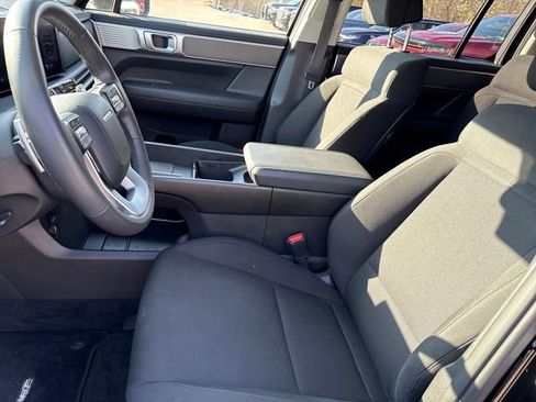 Used 2025 Hyundai Santa Fe SE image 9