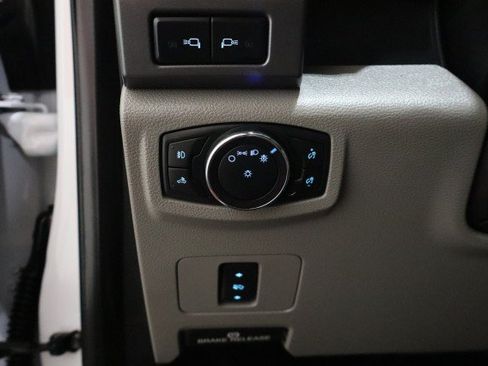 Used 2019 Ford F250 XLT w/ XLT Premium Package AWD/4WD image 35