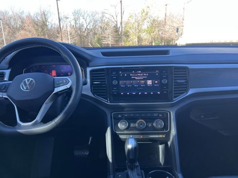 Certified 2023 Volkswagen Atlas SE w/ Panoramic Sunroof Package image 28