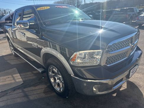 Used 2017 RAM 1500 Laramie AWD/4WD image 7