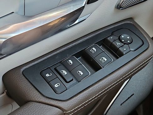 New 2026 RAM 1500 Laramie AWD/4WD image 18