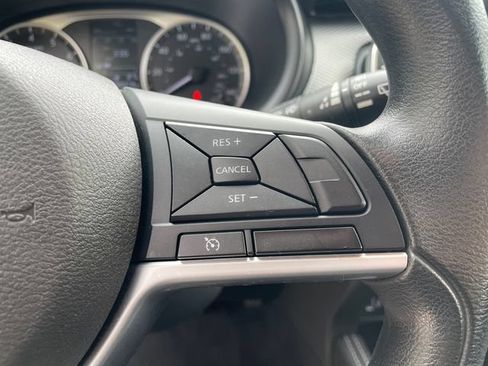 Used 2018 Nissan Kicks S FWD image 27