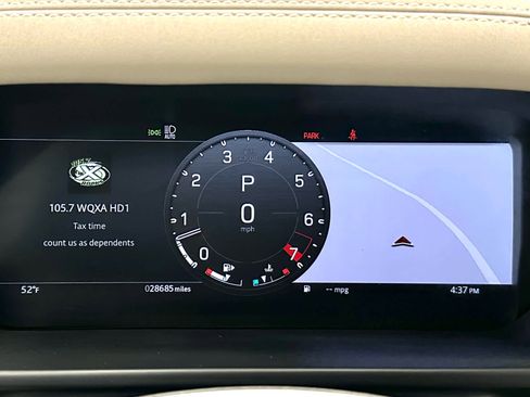 Used 2023 Land Rover Defender 110 SE image 27