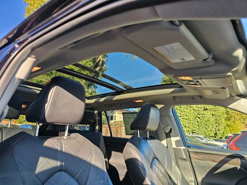 Used 2021 Toyota Highlander Platinum image 11