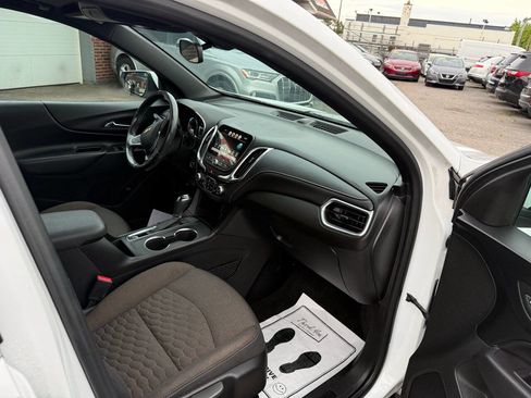 Used 2018 Chevrolet Equinox LT w/ Sun & Infotainment Package image 15