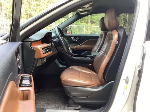 Used 2020 Lincoln Aviator Reserve image 30