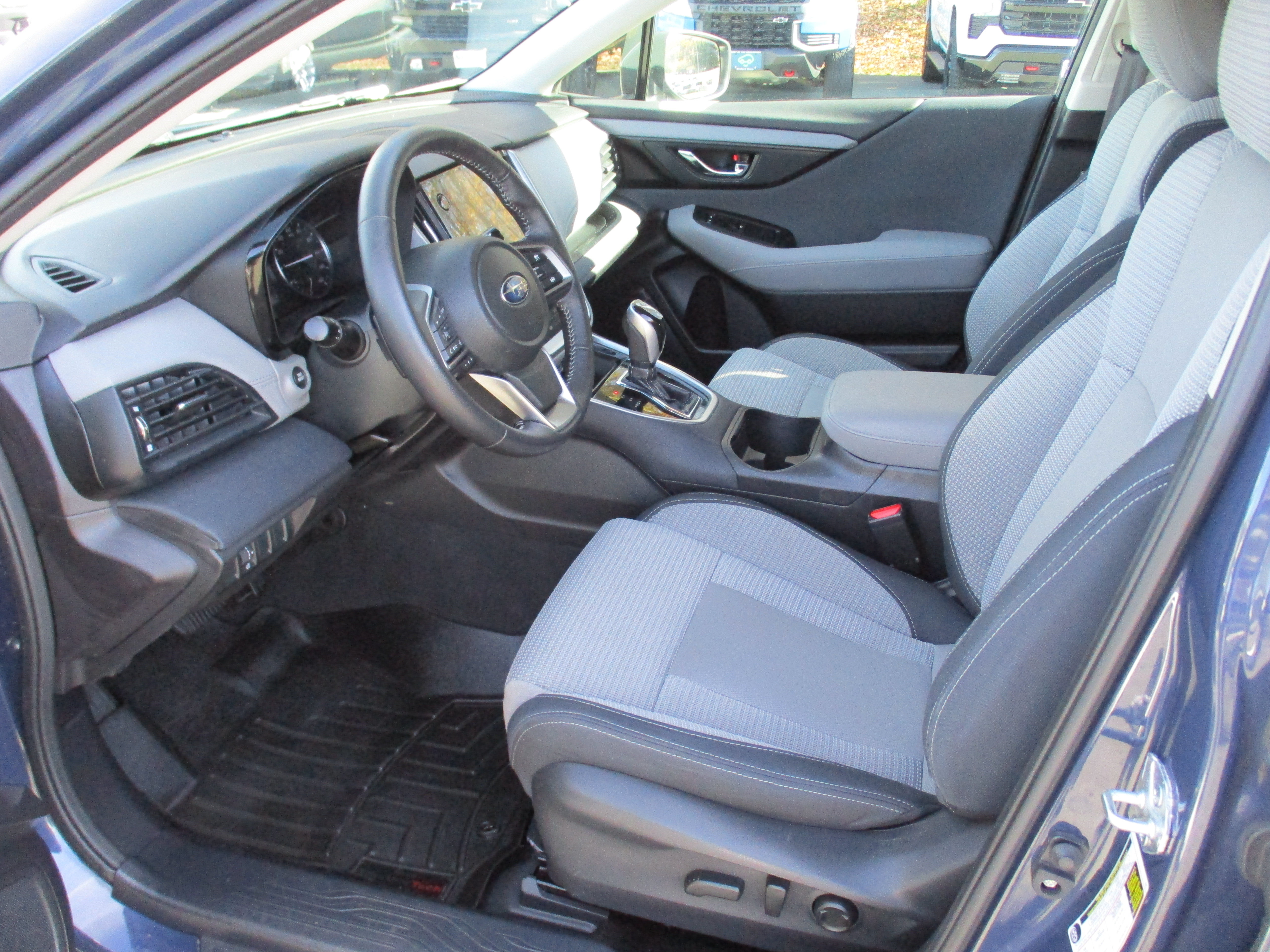Used 2023 Subaru Outback Premium AWD/4WD image 11