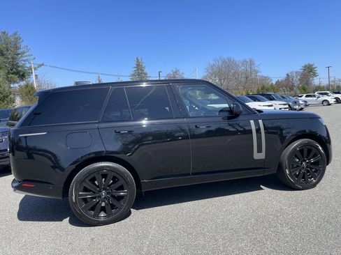 Used 2023 Land Rover Range Rover SE image 5