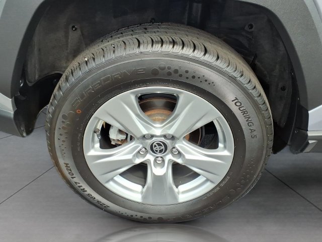 Used 2024 Toyota RAV4 XLE FWD image 29