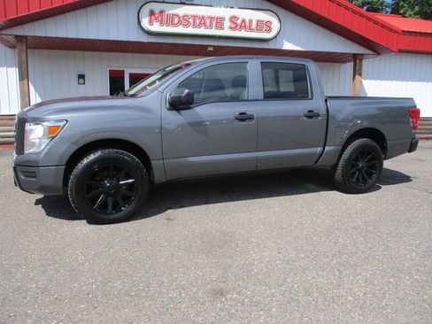 Used 2023 Nissan Titan S AWD/4WD image 3