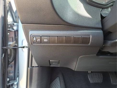 Used 2025 Toyota Corolla LE FWD image 14