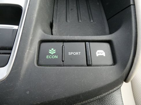 Used 2019 Honda Insight Touring image 28