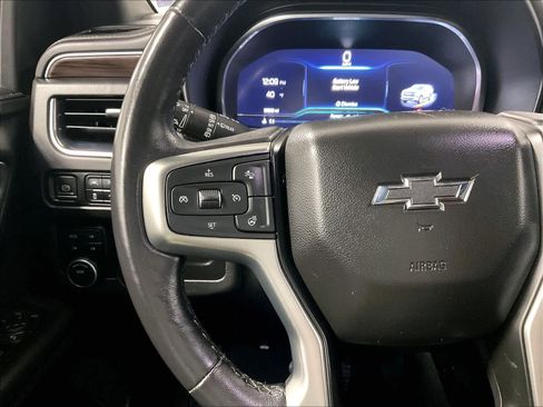 Used 2022 Chevrolet Suburban Z71 w/ Luxury Package image 24