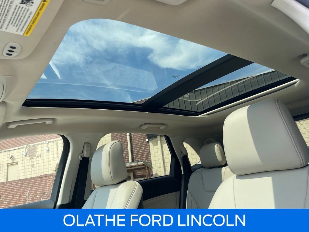 Certified 2020 Ford Edge Titanium AWD/4WD image 24