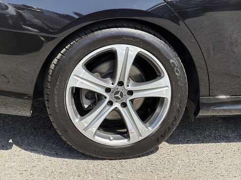 Used 2018 Mercedes-Benz E 300 image 33