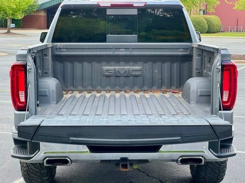 Used 2022 GMC Sierra 1500 SLT w/ SLT Premium Plus Package AWD/4WD image 18