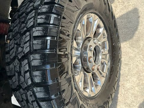 Used 2015 Ford F250 XL w/ Power Equipment Group AWD/4WD image 23