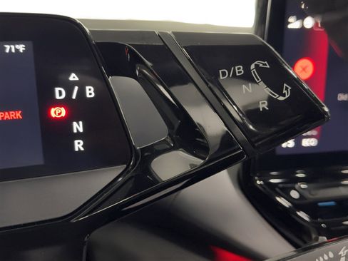 Used 2023 Volkswagen ID.4 Pro S image 25