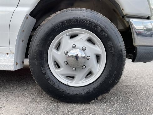 Used 2013 Ford E-350 and Econoline 350 XLT image 34