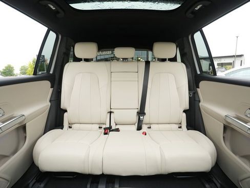 Used 2026 Mercedes-Benz GLB 250 4MATIC image 33