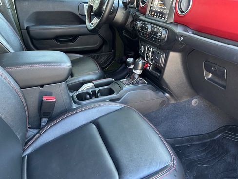Used 2022 Jeep Gladiator Rubicon w/ LED Lighting Group AWD/4WD image 17