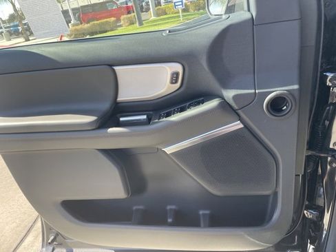 New 2025 Ford Expedition Active image 19