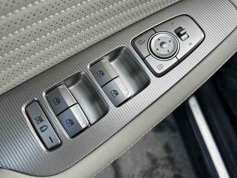 Used 2024 Hyundai Palisade Calligraphy image 21