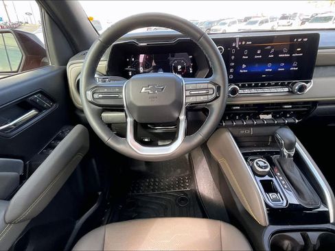 Used 2025 Chevrolet Colorado ZR2 w/ Technology Package image 5