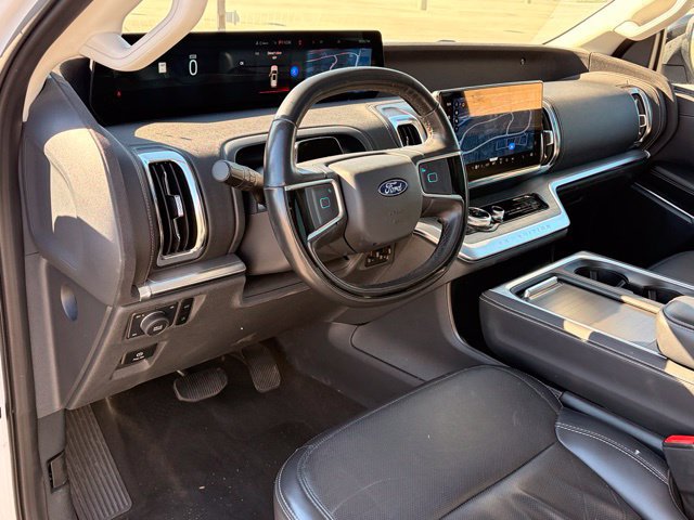 Used 2025 Ford Expedition Max Platinum AWD/4WD image 13