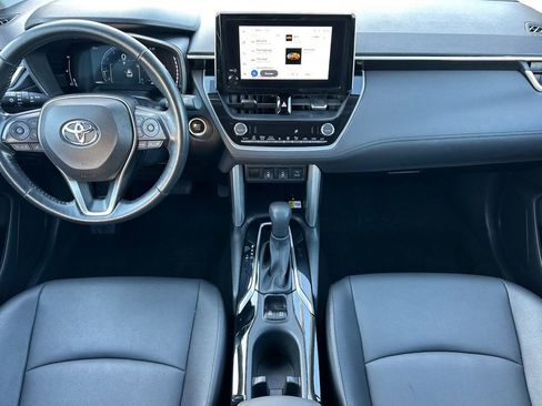 Used 2023 Toyota Corolla Cross XLE w/ Convenience Package image 13