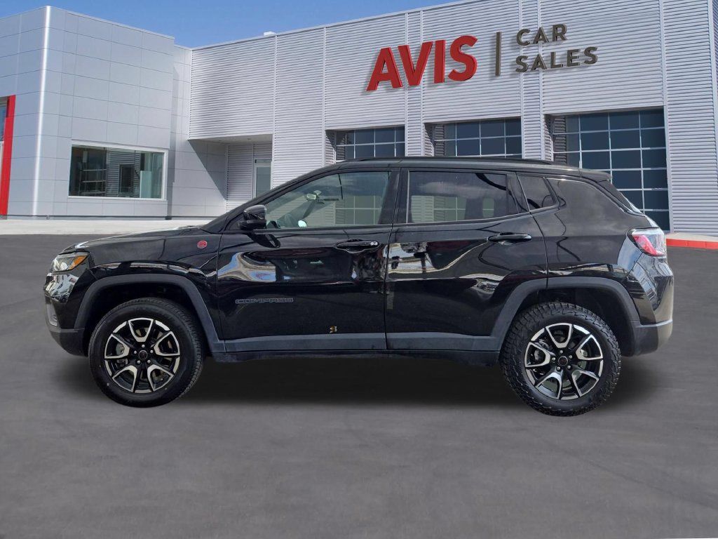 Used 2025 Jeep Compass Trailhawk AWD/4WD image 8