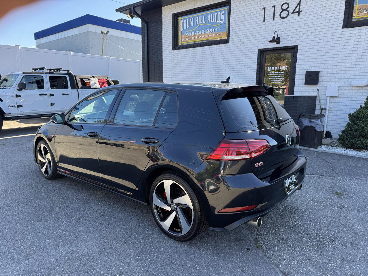Used 2020 Volkswagen GTI SE FWD image 3