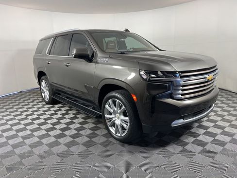 Used 2021 Chevrolet Tahoe High Country w/ Premium Package image 18