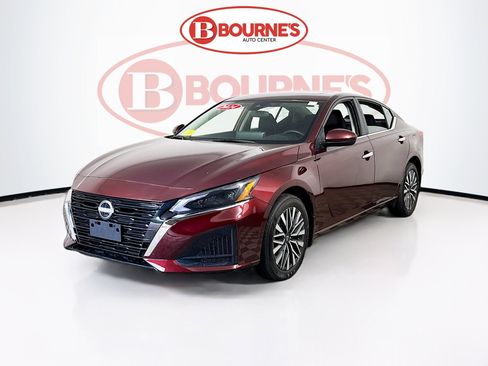 Used 2024 Nissan Altima 2.5 SV w/ SV Premium Package AWD/4WD image 7