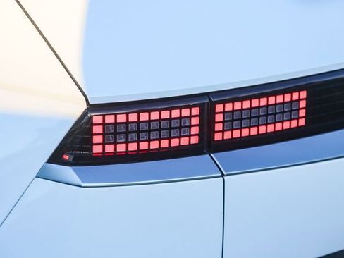 Certified 2025 Hyundai Ioniq 5 SE image 10