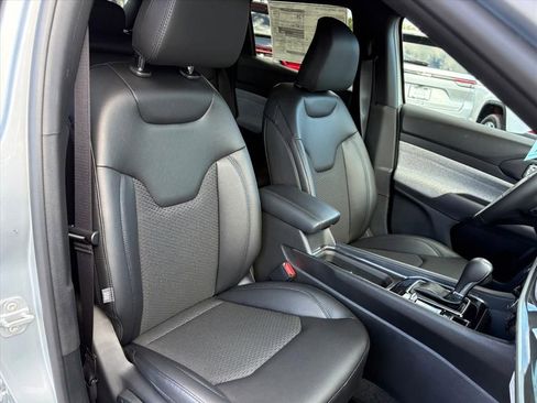 New 2026 Jeep Compass Latitude image 14