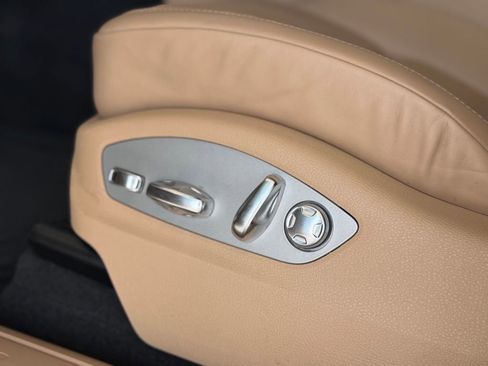 Certified 2023 Porsche Macan AWD/4WD image 25