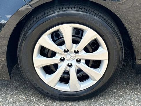 Used 2023 Toyota Corolla LE FWD image 5