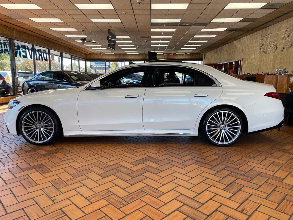Used 2022 Mercedes-Benz S 500 4MATIC w/ AMG Line Package image 5