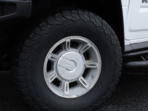 Used 2003 HUMMER H2 w/ Preferred Equipment Group image 20