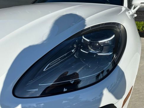 Used 2023 Porsche Macan image 13