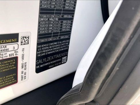 Used 2026 Land Rover Range Rover Velar Dynamic SE image 40